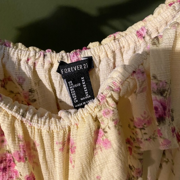 🌟F21 Floral Off-the-Shoulder Crop Top🌟 - Picture 5 of 7